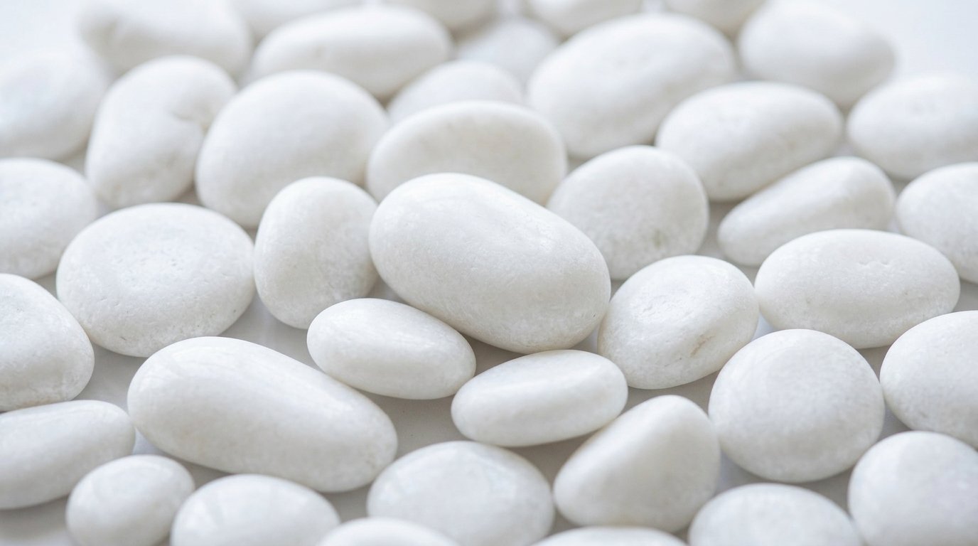 Snow White Garden Pebbles – Tumbled Natural Stone