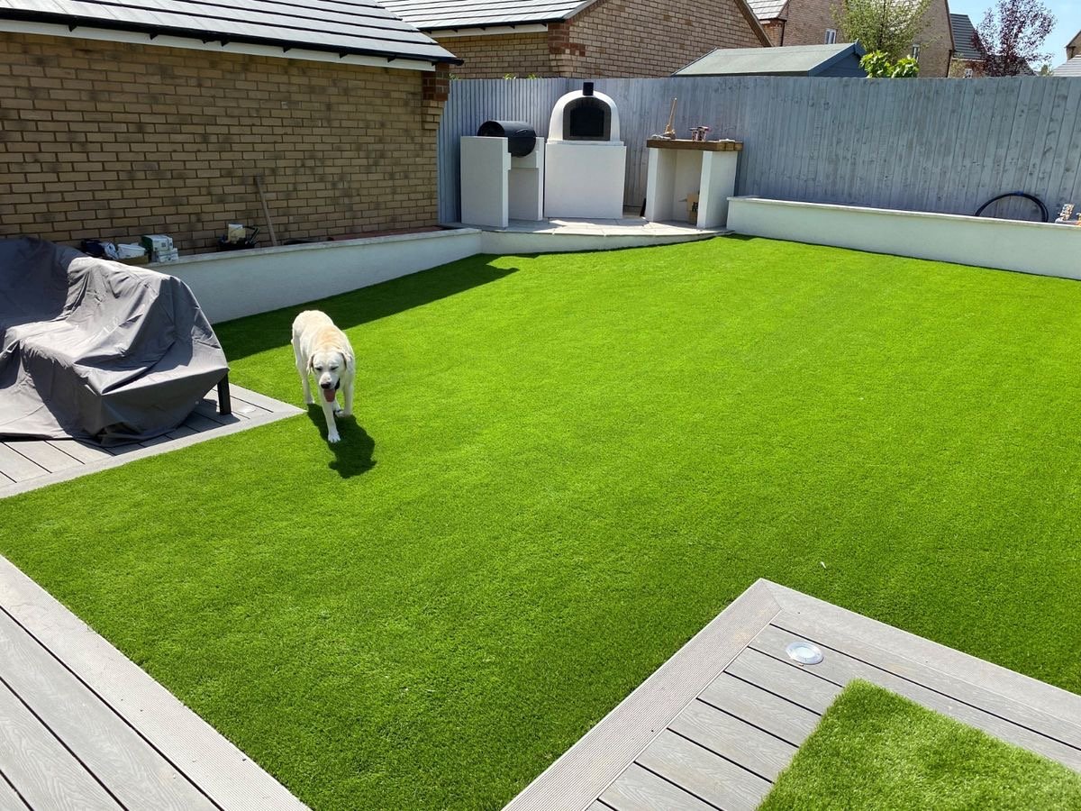 30mm Artificial Turf – Balanced Natural Look photo 4