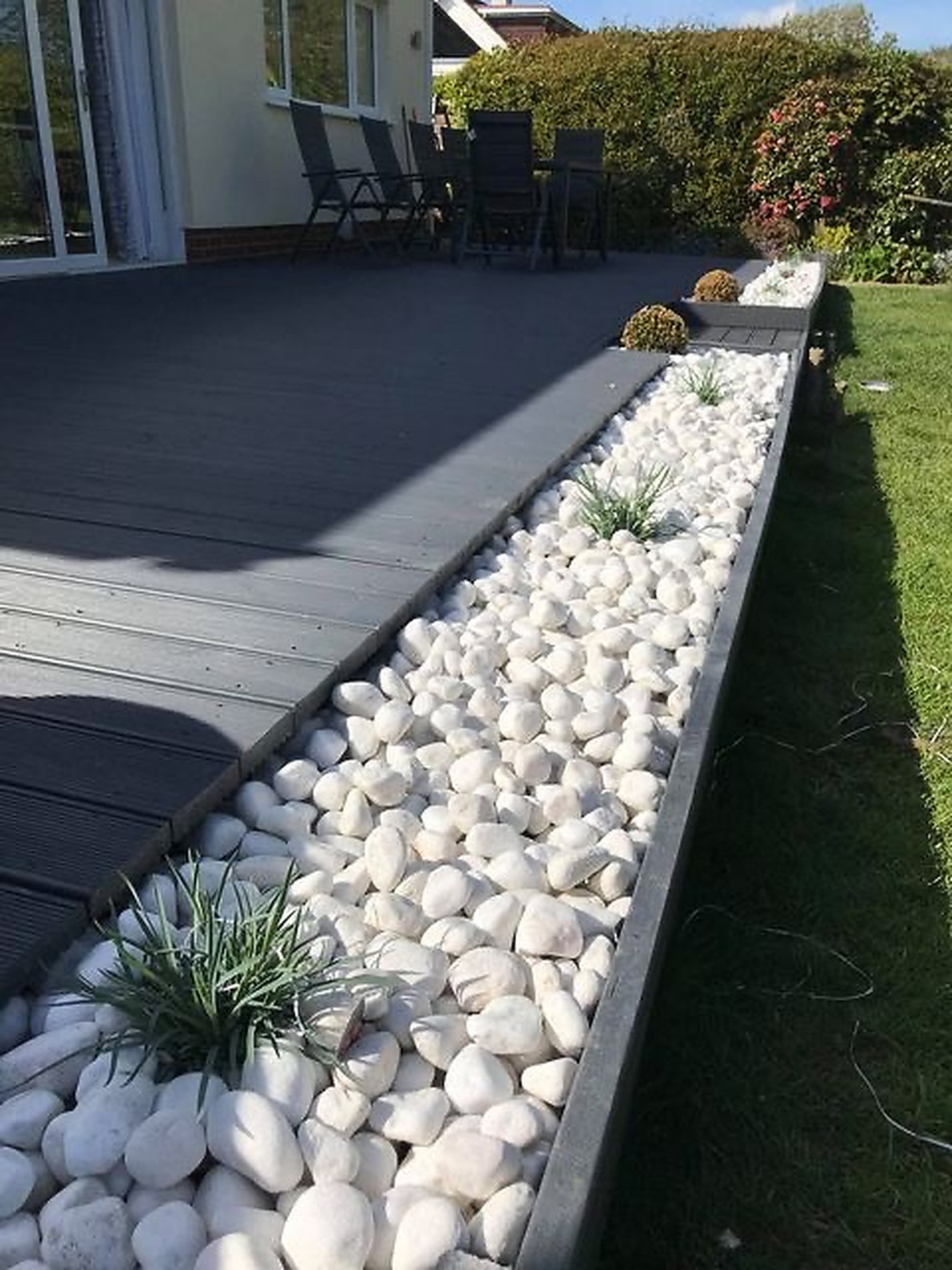 Snow White Garden Pebbles – Tumbled Natural Stone photo 4
